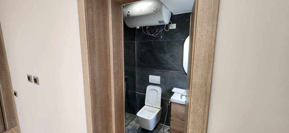 Tirane, jepet me qera zyre Kati 3, 55 m² 550 € (Sheshi Willson)