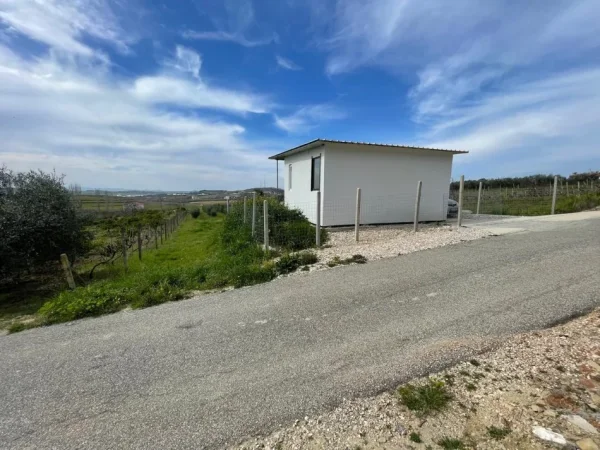 Durres, shitet toke bujqesore , 2.000 m² 120.000 € (Manez)