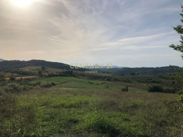 Tirane, shes toke , 12.000 m² 360.000 € (EQUOS RESORT)