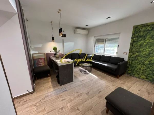 Tirane, jepet me qera ambjent biznesi Kati 0, 100 m² 1.000 € (ISH BLLOKU)