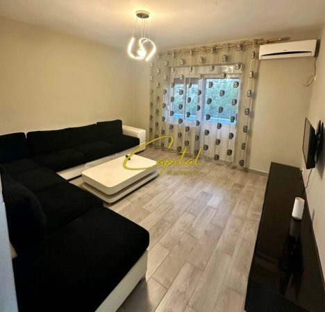 Tirane, jepet me qera apartament 2+1 Kati 4, 75 m² 550 € (ALI DEMI)