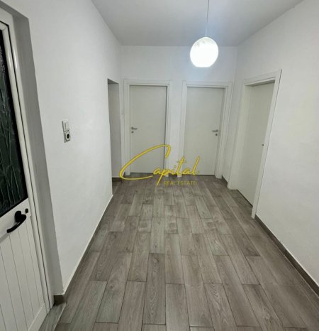 Tirane, jepet me qera apartament 2+1 Kati 4, 75 m² 550 € (ALI DEMI)