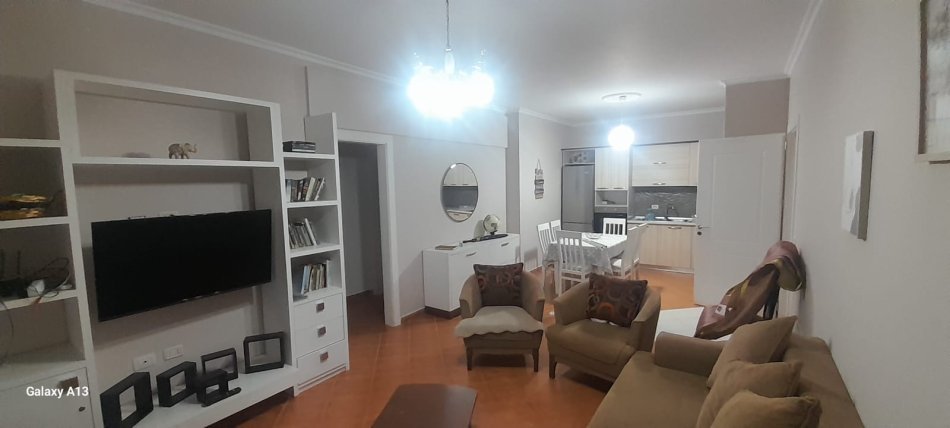 Tirane, jepet me qera apartament 3+1+Ballkon Kati 8, 108 m² 550 € (Astir,Rruga Sokrat Miho)