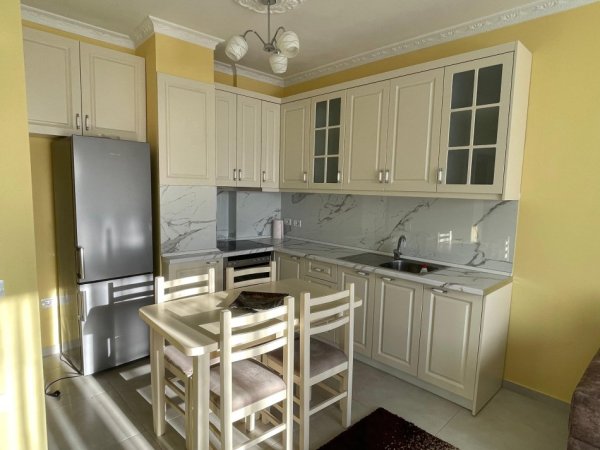 Tirane, jepet me qera apartament 1+1+Ballkon Kati 6, 65 m² 470 € (rruga fuat toptani)