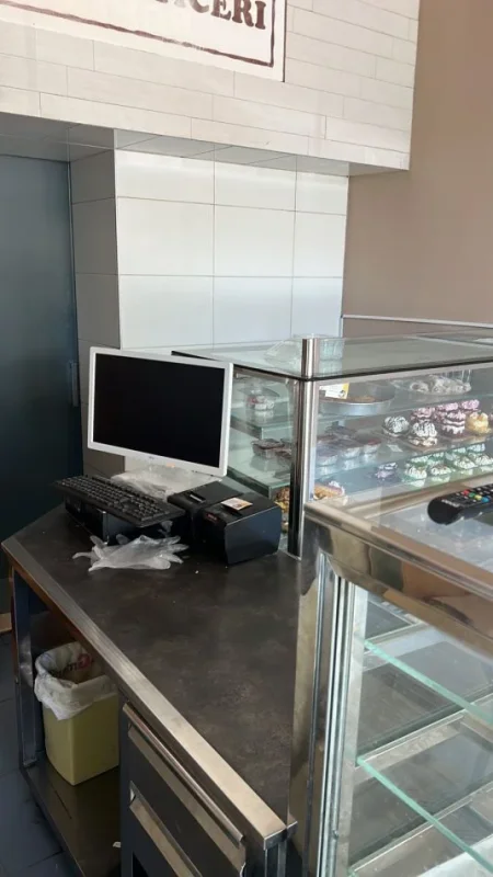 Tirane, jepet me qera dyqan Kati 0, 110 m² 700 € (Qytet Studenti)