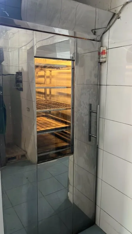 Tirane, jepet me qera dyqan Kati 0, 110 m² 700 € (Qytet Studenti)