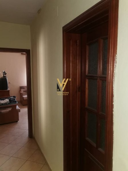 Tirane, shitet apartament 2+1+Ballkon Kati 5, 84 m² 120.000 € (ALI DEMI)