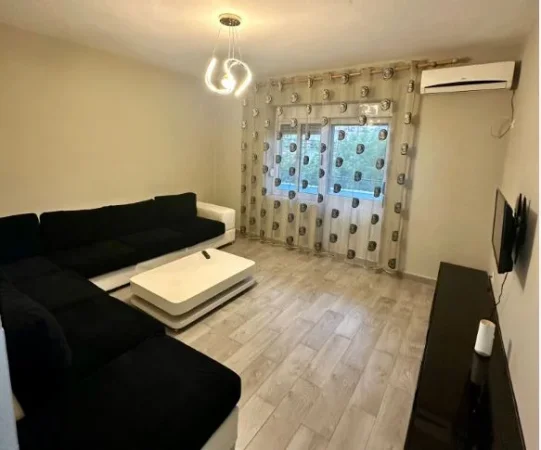 Tirane, jepet me qera apartament 2+1 Kati 4, 72 m² 55,000 leke (Prane Shkolles 1 maj te busti)