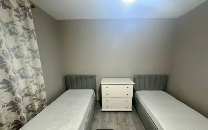 Tirane, jepet me qera apartament 2+1 Kati 4, 72 m² 55,000 leke (Prane Shkolles 1 maj te busti)