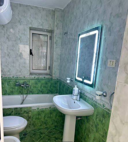 Tirane, jepet me qera apartament 2+1 Kati 4, 72 m² 55,000 leke (Prane Shkolles 1 maj te busti)