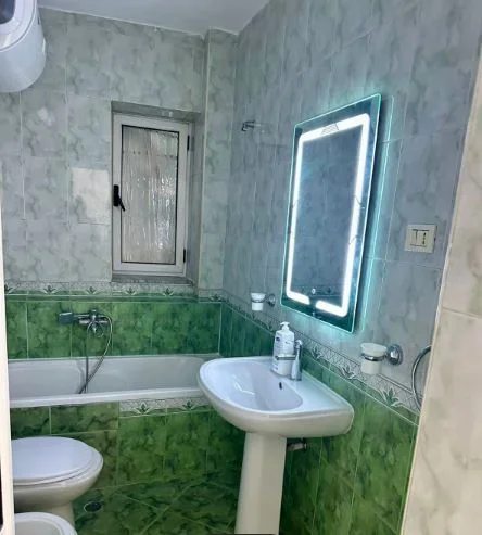 Tirane, jepet me qera apartament 2+1 Kati 4, 72 m² 55,000 leke (Prane Shkolles 1 maj te busti)