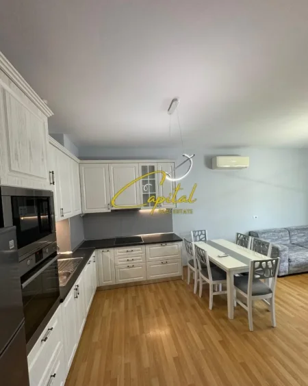 Tirane, jepet me qera apartament 2+1 Kati 5, 100 m² 800 € (21 DHJETORI)