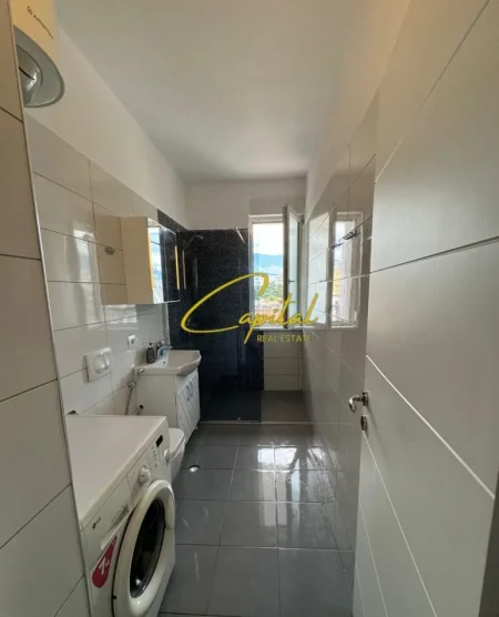 Tirane, jepet me qera apartament 2+1 Kati 5, 100 m² 800 € (21 DHJETORI)