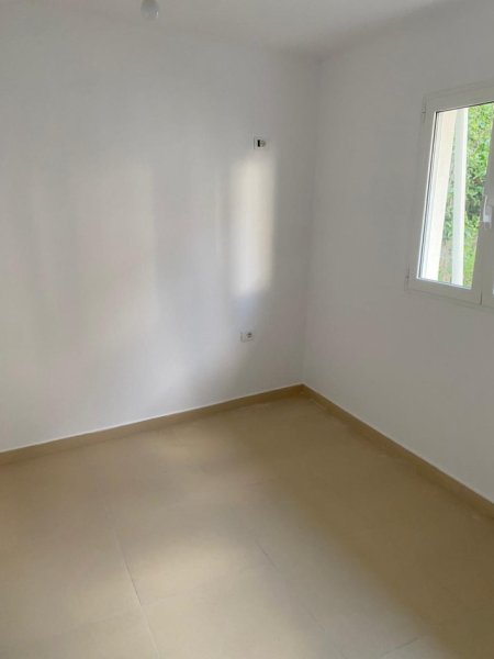 Tirane, jepet me qera shtepi 1+1 Kati 1, 55 m² 250 € ( *JEPET ME QERA HYRJE 1+1 – DON BOSKO (PAS FIORI DI BOSKO)*)