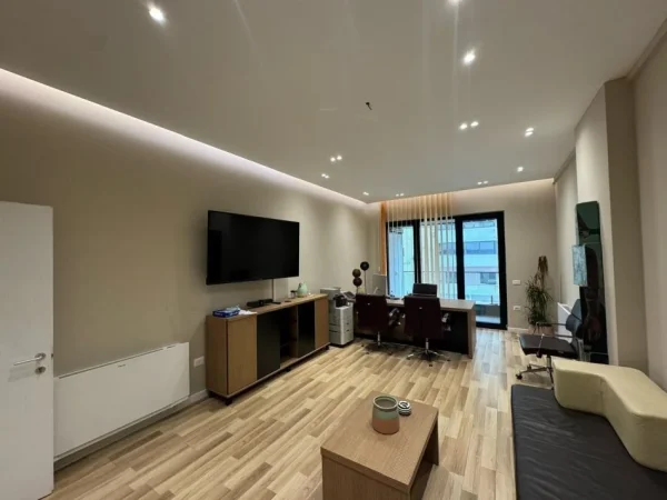 Tirane, shitet apartament 2+1+Ballkon Kati 4, 110 m² 290.000 € (Square 21 rruga e kavajes)