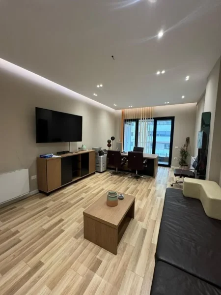 Tirane, shitet apartament 2+1+Ballkon Kati 4, 110 m² 290.000 € (Square 21 rruga e kavajes)