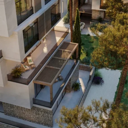 Tirane, shitet apartament 2+1+Ballkon Kati 1, 117 m² 258.300 € (Gjiri i Lalzit)