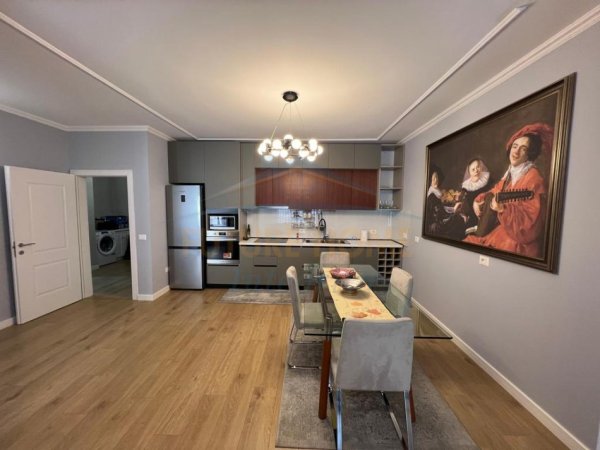 Tirane, jepet me qera apartament 2+1 Kati 9, 90 m² 1.000 € (Shkolla e Baletit, Tiranë.)
