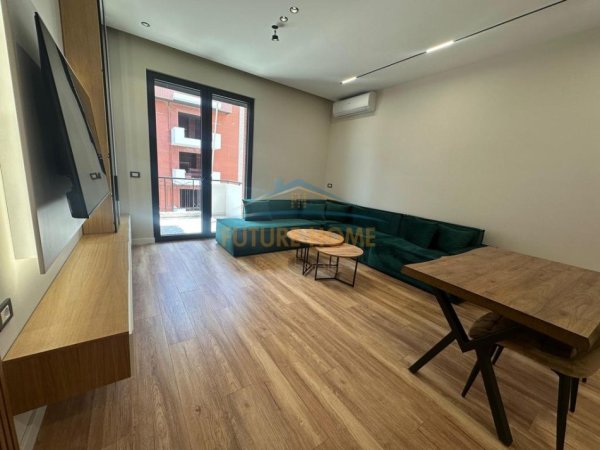 Tirane, jepet me qera apartament 1+1 Kati 7, 80 m² 1.000 € (Delijorgji)