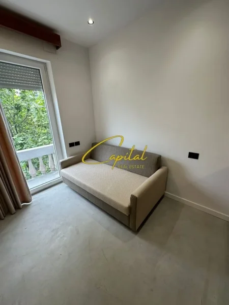 Tirane, jepet me qera garsonier 1+1 Kati 5, 38 m² 500 € (QENDER)