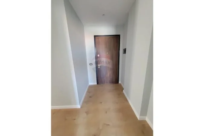 Tirane, jepet me qera apartament duplex 2+1 , 77 m² 600 € (brryli)