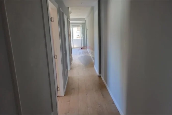 Tirane, jepet me qera apartament duplex 2+1 , 77 m² 600 € (brryli)