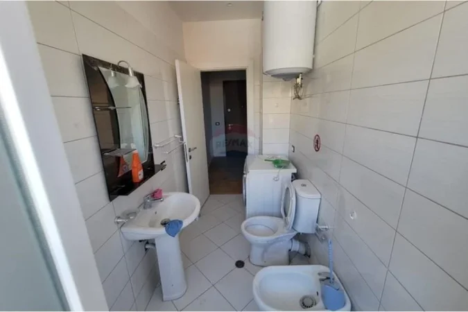 Tirane, jepet me qera apartament duplex 2+1 , 77 m² 600 € (brryli)
