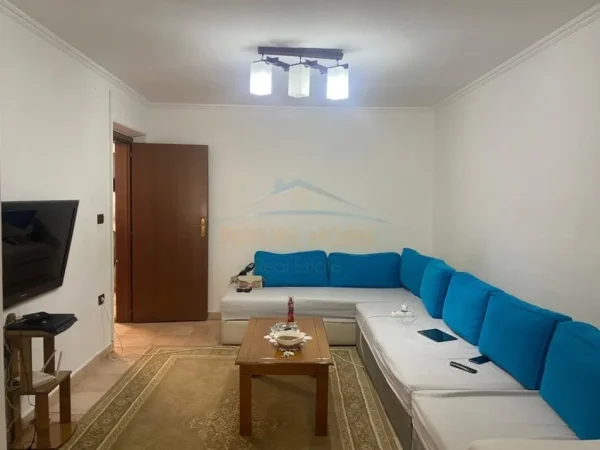 Tirane, shitet apartament Kati 2, 96 m² 260.000 € (Sheshi Willson, Tiranë.)