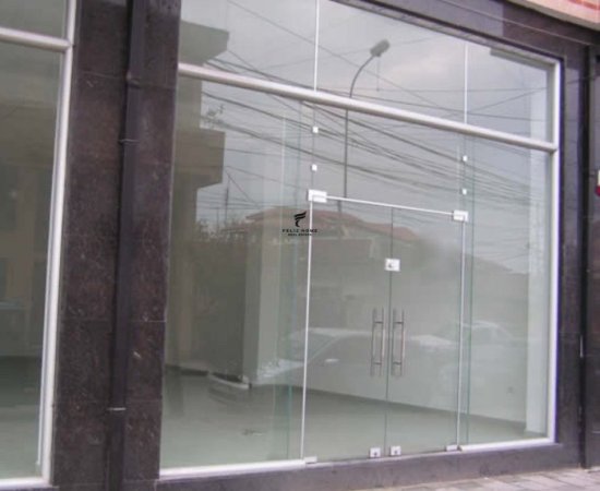 Tirane, jepet me qera dyqan Kati 0, 220 m² 6.500 € (MYSLYM SHYRI)