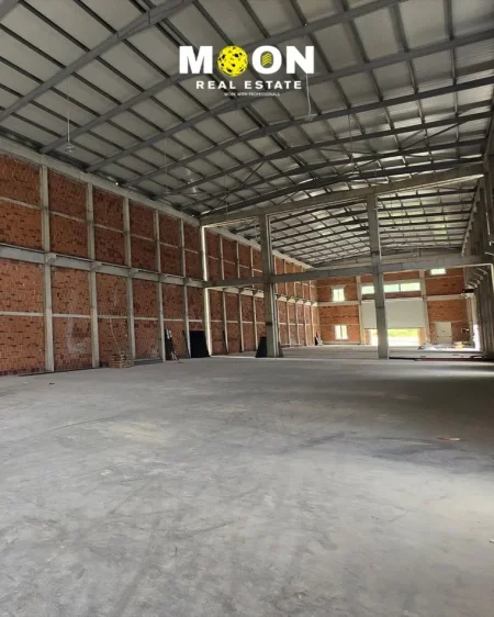 Tirane, jepet me qera ambjent biznesi Kati 1, 1.200 m² (KASHAR)