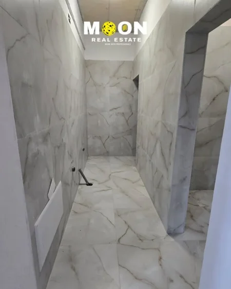 Tirane, jepet me qera ambjent biznesi Kati 1, 1.200 m² (KASHAR)