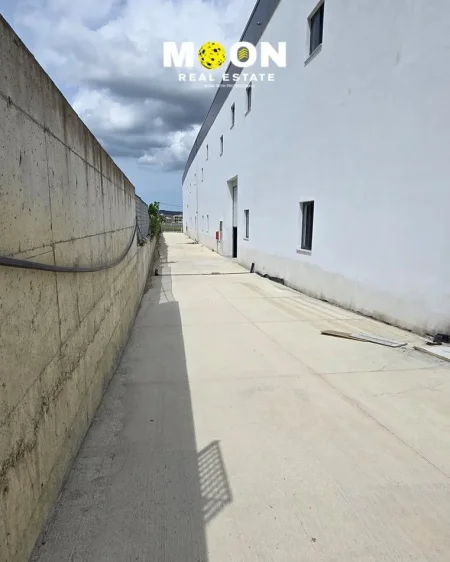 Tirane, jepet me qera ambjent biznesi Kati 1, 1.200 m² (KASHAR)