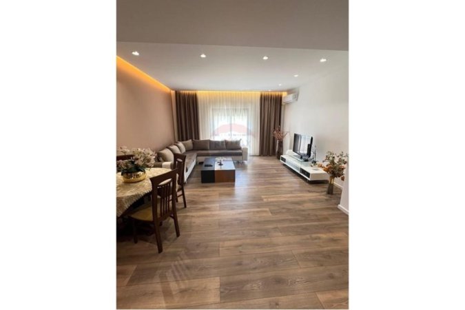 Tirane, shitet apartament 2+1+Ballkon Kati 2, 135 m² 210.000 € (Rruga e Elbasanit)