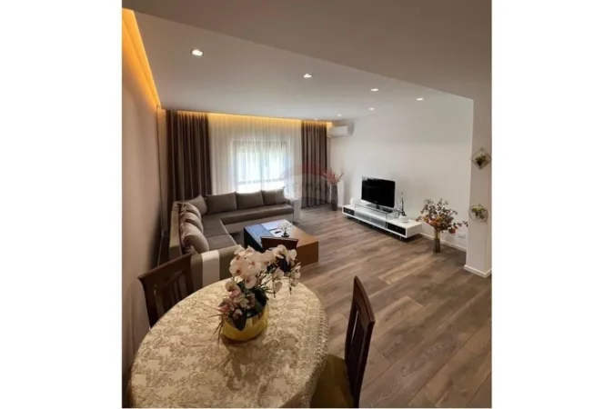 Tirane, shitet apartament 2+1+Ballkon Kati 2, 135 m² 210.000 € (Rruga e Elbasanit)