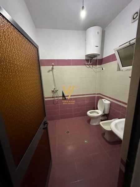 Tirane, jepet me qera hyrje 2+1+Ballkon Kati 1, 70 m² 400 € (ALLIAS)