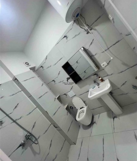 Tirane, jepet me qera apartament 2+1+Ballkon Kati 2, 90 m² 350 € (KAMEZ)