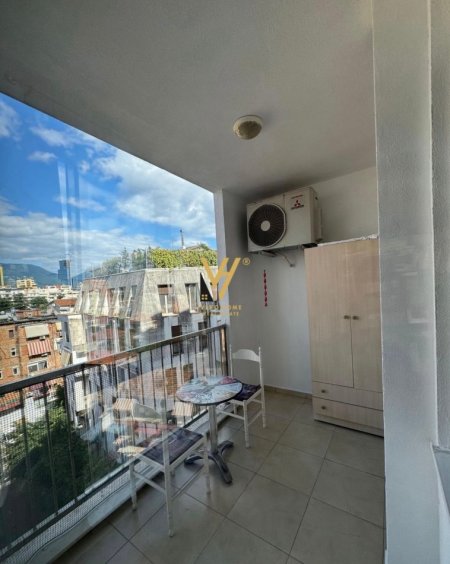 Tirane, jepet me qera apartament 2+1+Ballkon Kati 5, 96 m² 800 € (RRUGA E DURRESIT)