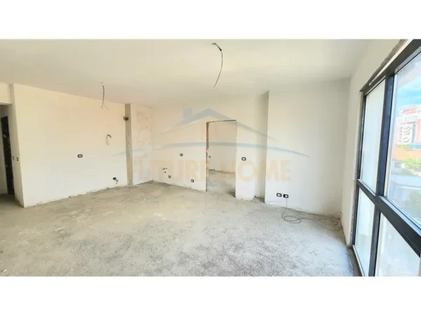Tirane, shitet apartament 1+1 Kati 3, 76 m² 118.500 € (Fusha e Aviacionit)