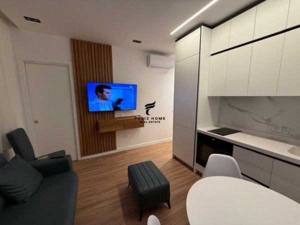 Tirane, jepet me qera apartament 1+1+Ballkon Kati 9, 60 m² 650 € (RRUGA E KAVAJES)