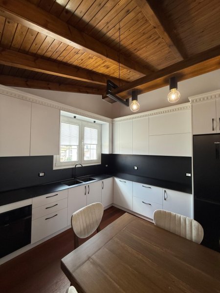 Tirane, jepet me qera apartament 2+1+Ballkon Kati 4, 120 m² 750 € (Tirane)