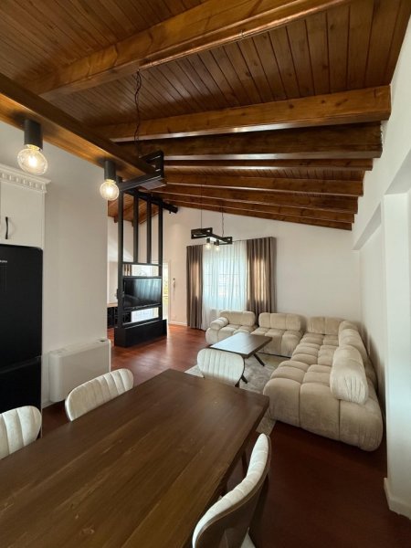 Tirane, jepet me qera apartament 2+1+Ballkon Kati 4, 120 m² 750 € (Tirane)
