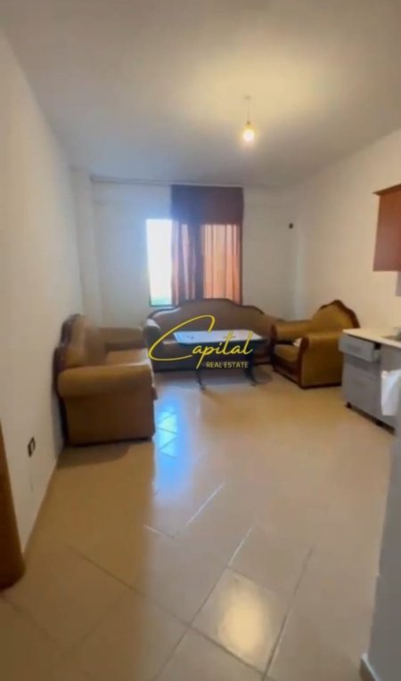 Tirane, jepet me qera apartament 2+1 Kati 4, 90 m² 400 € (YZBERISHT)
