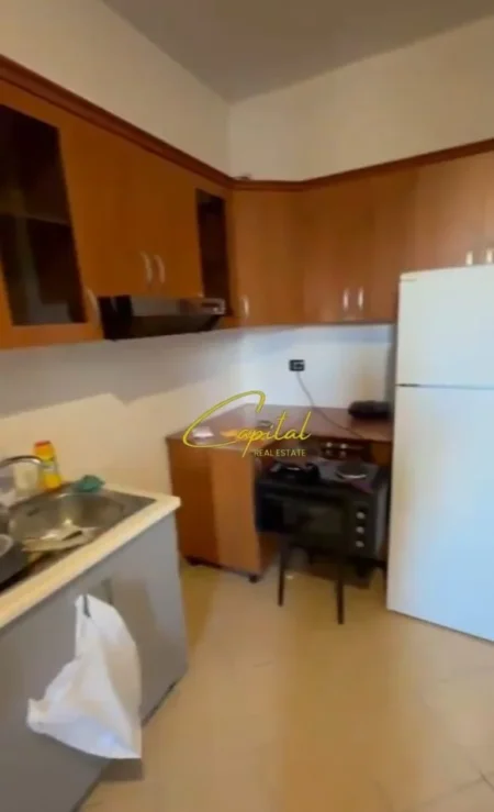 Tirane, jepet me qera apartament 2+1 Kati 4, 90 m² 400 € (YZBERISHT)