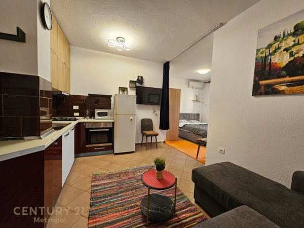 Tirane, jepet me qera apartament 2+1 Kati 5, 85 m² 750 € (Kompleksi Delijorgji)