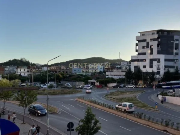 Tirane, shitet apartament 2+1 Kati 7, 96 m² 115.000 € (Yzberisht)