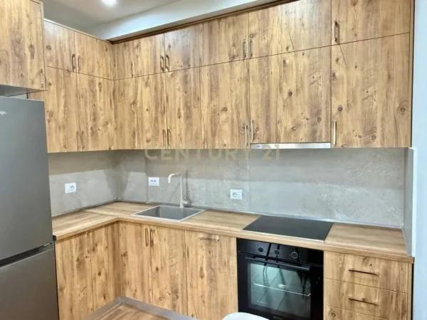 Tirane, jepet me qera apartament 1+1 Kati 8, 64 m² 650 € (Selvia)