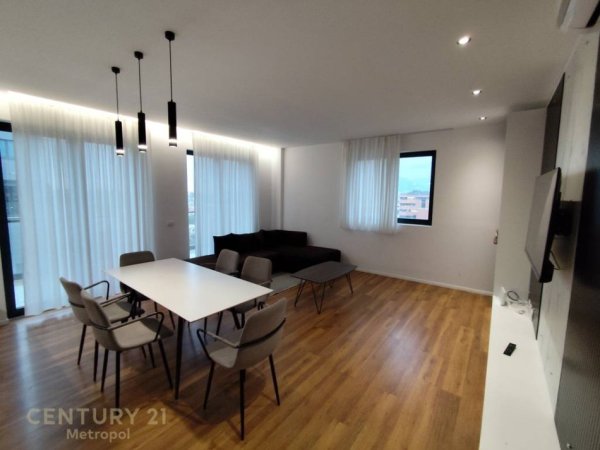 Tirane, jepet me qera apartament 3+1+Ballkon Kati 9, 129 m² 750 € (Astir)