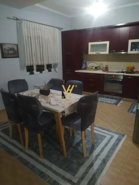 Tirane, shitet shtepi 3+1+Ballkon Kati 0, 316 m² 220.000 € (KAFJA E RREMES)