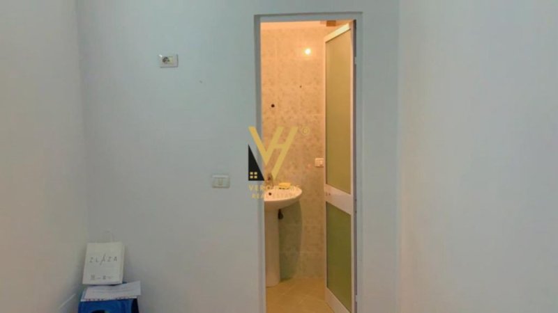 Tirane, jepet me qera dyqan Kati 0, 16 m² 300 € (RRUGA MUJO ULQINAKU , MYSLYM SHYRI)
