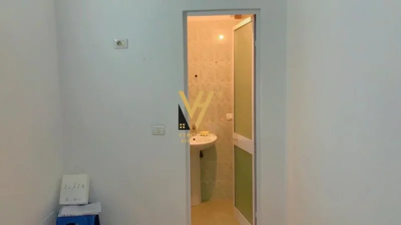 Tirane, jepet me qera dyqan Kati 0, 16 m² 300 € (RRUGA MUJO ULQINAKU , MYSLYM SHYRI)